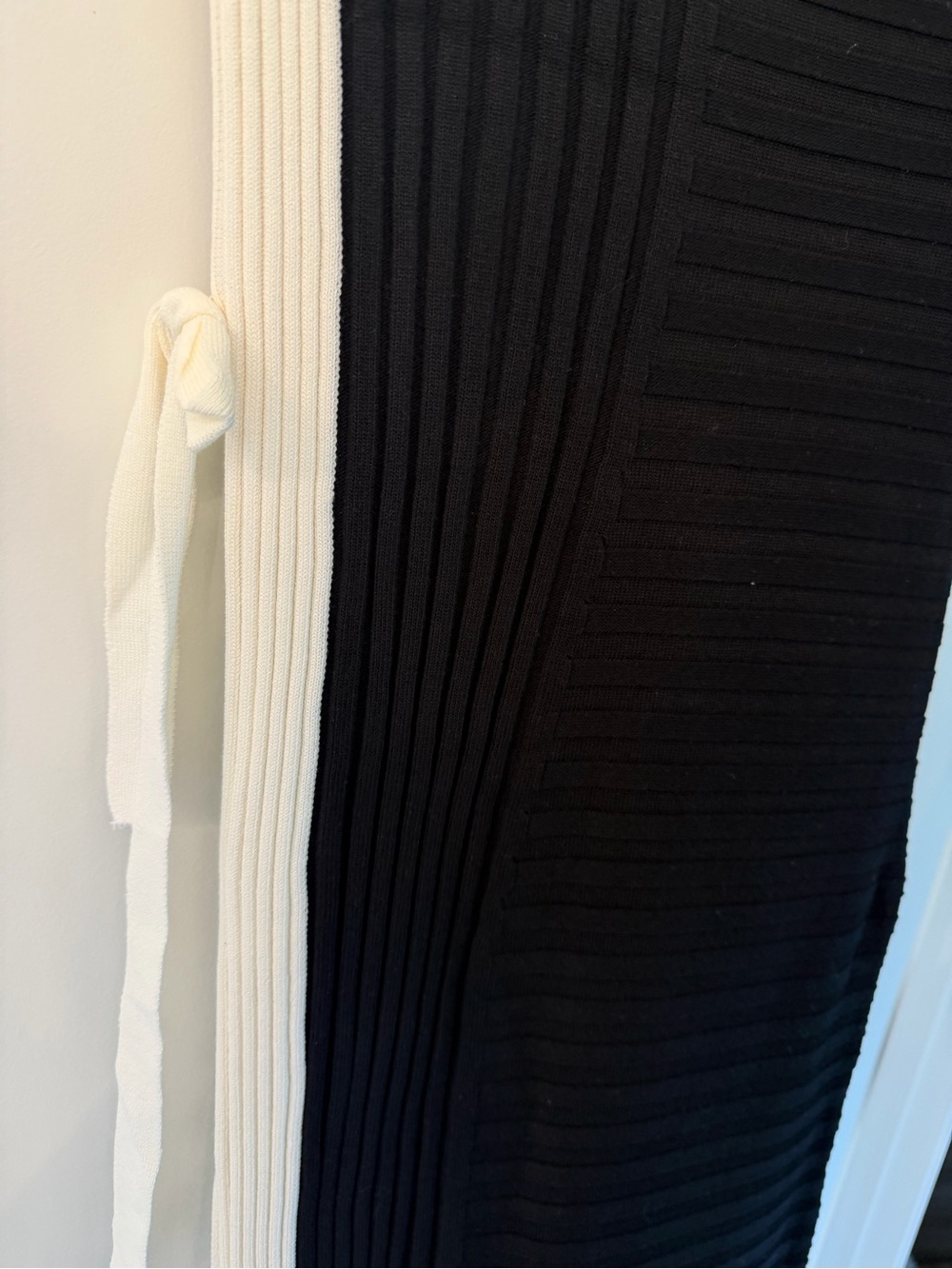 Commense Black One-Shoulder Ribbed Midi Dress with White Trim - Picture 4 of 7